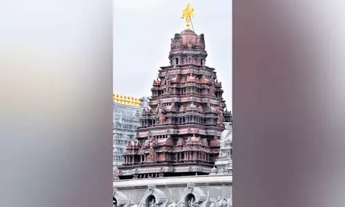 Telangana: तेलंगाना के यदाद्री मंदिर को सोने से मढ़ने का काम पूरा हो जाएगा Telangana: तेलंगाना के यदाद्री मंदिर को सोने से मढ़ने का काम पूरा हो जाएगा