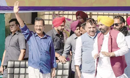 सिर्फ सीटें जीतना नहीं, राजनीति बदलना है: Kejriwal at Doda rally