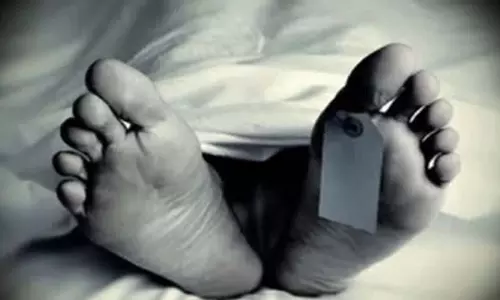 पुलिसकर्मी की पत्नी और बेटी की मिली लाश, हत्या की आशंका