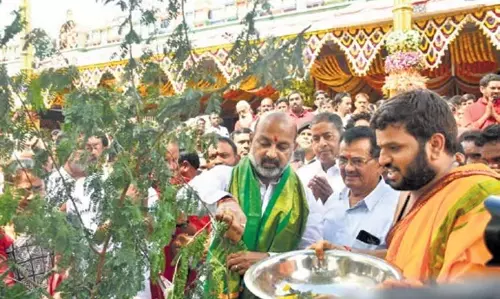 Bandi Sanjay: कांग्रेस सरकार पंचायत चुनाव टालने के लिए जाति जनगणना की योजना