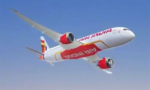 बम की धमकी के बाद एयर इंडिया की Mumbai-New York flight को दिल्ली डायवर्ट किया गया