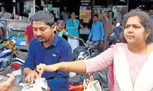 Telangana: इडली में कनखजूरा मिलने से ग्राहक भड़के
