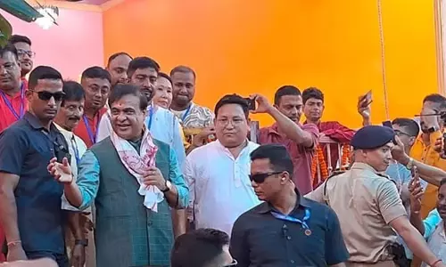 Assam : मुख्यमंत्री हिमंत बिस्वा सरमा ने कोकराझार में दुर्गा पूजा मंडपों का दौरा किया