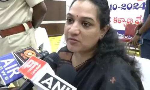 NTR जिला प्रशासन ने शराब की दुकानों के लिए निजी खुदरा विक्रेताओं का चयन करने के लिए लॉटरी निकाली