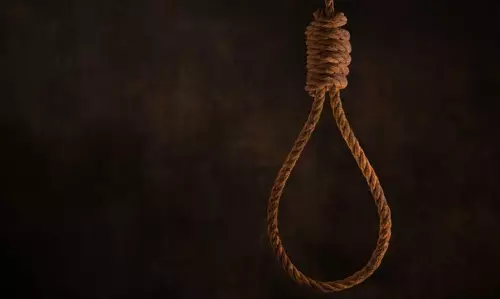 Assam : लखीमपुर जिले में एक व्यक्ति ने आत्महत्या कर ली