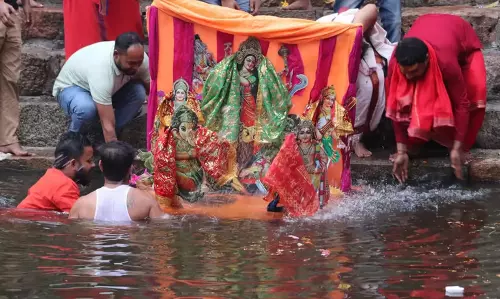 Assam : ग्वालपाड़ा में विसर्जन प्रक्रिया शांतिपूर्ण ढंग से संपन्न हुई