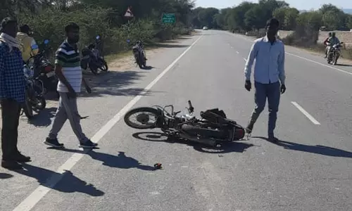 Topchanchi: व्यक्ति को बाइक ने मारी टक्कर, इलाज के दौरान मौत