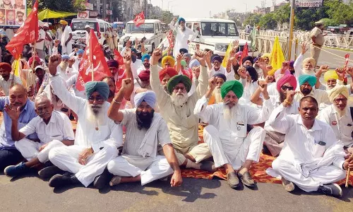 किसानों आढ़तियों और मिल मालिकों के आंदोलन से Punjab में जनजीवन ठप्प