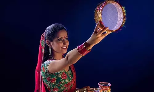 Karwa Chauth के दिन आपको चार चीजें खरीदनी चाहिए Karwa Chauth के दिन आपको चार चीजें खरीदनी चाहिए