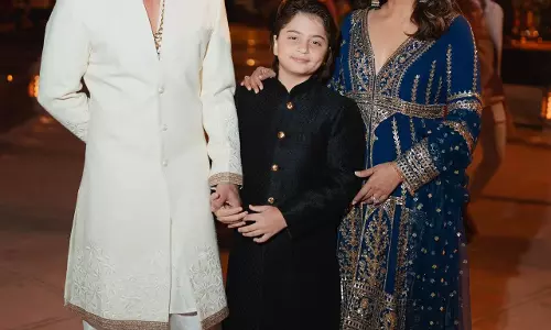 Shahrukh Khan ने महाआरती की ऐश्वर्या राय ने अभिषेक बच्चन के साथ डांस किया Shahrukh Khan ने महाआरती की ऐश्वर्या राय ने अभिषेक बच्चन के साथ डांस किया