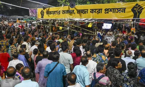 RG Kar Case: जूनियर डॉक्टरों की भूख हड़ताल 10वें दिन भी जारी