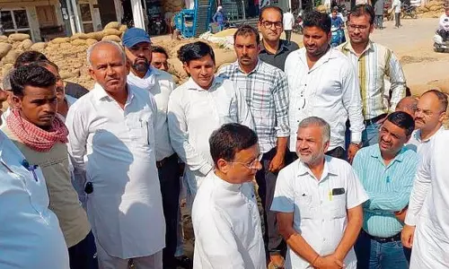 Haryana : किसान आढ़ती परेशान भाजपा जश्न मनाने में व्यस्त: रणदीप सुरजेवाला