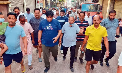 Haryana : गुरुग्राम में नवनिर्वाचित भाजपा विधायकों ने स्वच्छता अभियान चलाया Haryana : गुरुग्राम में नवनिर्वाचित भाजपा विधायकों ने स्वच्छता अभियान चलाया