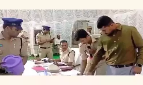 Visakhapatnam: शराब की दुकानें आवंटित करने की प्रक्रिया पूरी Visakhapatnam: शराब की दुकानें आवंटित करने की प्रक्रिया पूरी