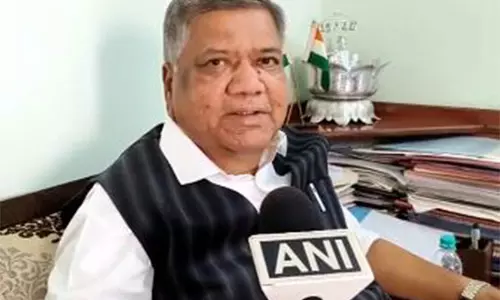 BJP के जगदीश शेट्टार ने खड़गे परिवार के जमीन लौटाने के फैसले के समय पर सवाल उठाया BJP के जगदीश शेट्टार ने खड़गे परिवार के जमीन लौटाने के फैसले के समय पर सवाल उठाया