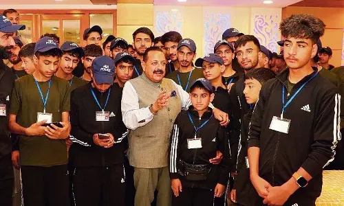 जितेंद्र सिंह ने J&K के छात्रों से मुलाकात की