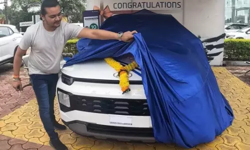 Hyundai SUV को खरीदते समय मची लूट Hyundai SUV को खरीदते समय मची लूट
