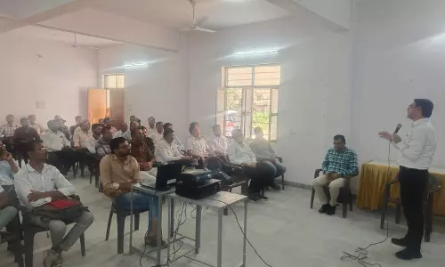 Dungarpur: जिला निर्वाचन अधिकारी मतदान अधिकारियों का प्रशिक्षण आयोजित Dungarpur: जिला निर्वाचन अधिकारी मतदान अधिकारियों का प्रशिक्षण आयोजित