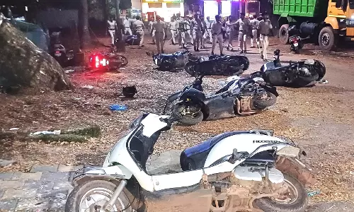 GOA: सड़क जाम के दौरान वाहन को हुए नुकसान पर पुलिस पर सवाल
