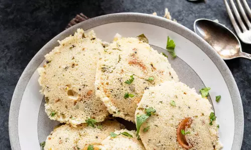 आलू की इडली कई बार टूट जाती इसलिए खाना बनाते समय निम्नलिखित बातों पर ध्यान दे