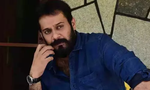 KERALA : पूर्व पत्नी अमृता सुरेश की शिकायत पर अभिनेता बाला गिरफ्तार KERALA : पूर्व पत्नी अमृता सुरेश की शिकायत पर अभिनेता बाला गिरफ्तार
