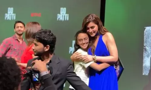 दो पत्ती के ट्रेलर लॉन्च के दौरान Kriti Sanon की छोटी बच्ची के साथ प्यारी बातचीत ने जीता दिल