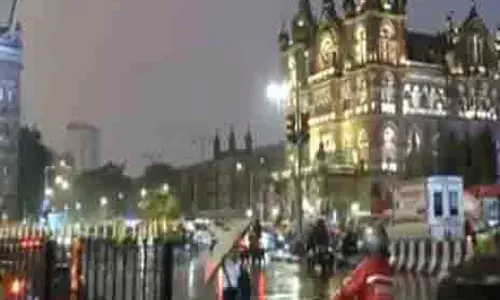 Mumbai शहर के कई हिस्सों में बारिश Mumbai शहर के कई हिस्सों में बारिश