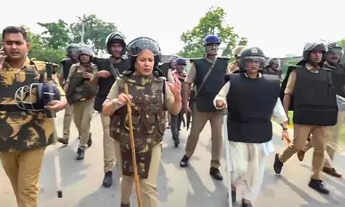 Bahraich violence: दुकानें और वाहन जलाए गए, इंटरनेट सेवाएं बंद