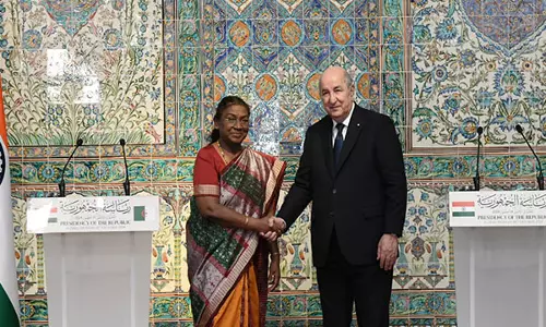 President Murmu ने अल्जीरियाई समकक्ष के साथ वार्ता की, व्यापार और निवेश पर चर्चा की
