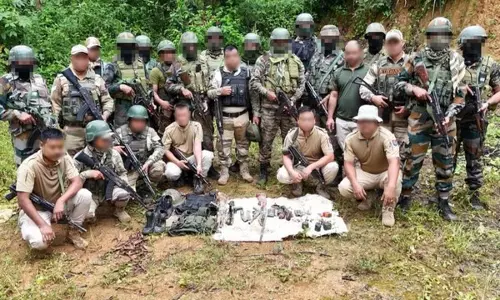 भारतीय सेना, असम राइफल्स ने Manipur में हथियारों और गोलाबारूद का बड़ा जखीरा बरामद किया