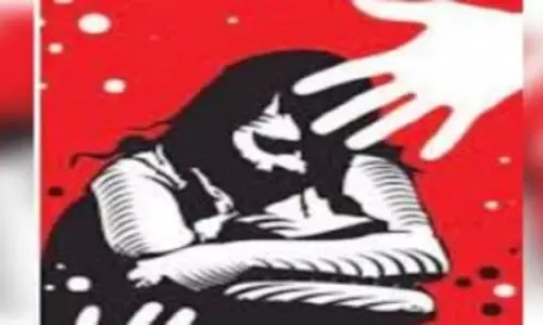 Malkangiri जिले में आधी रात को घर में घुसकर युवक ने युवती से किया बलात्कार Malkangiri जिले में आधी रात को घर में घुसकर युवक ने युवती से किया बलात्कार