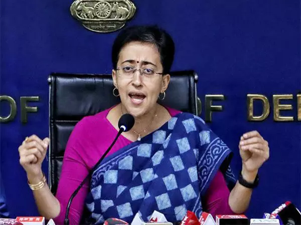 CM Atishi आज वायु प्रदूषण पर उच्च स्तरीय बैठक की अध्यक्षता करेंगी