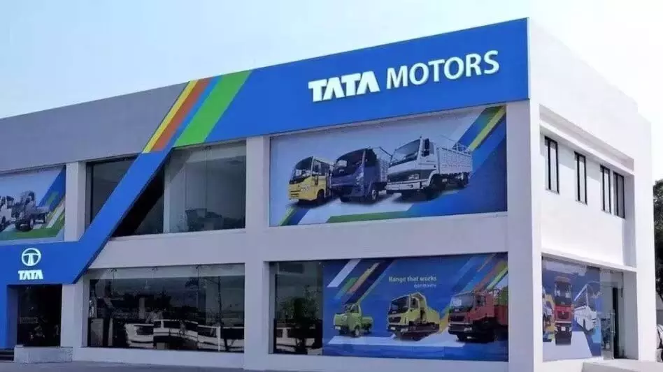 Tata Motors के शेयर में -0.65% की गिरावट