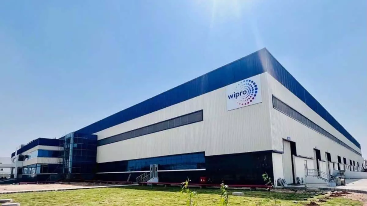 Wipro शेयर में -2.41% की गिरावट