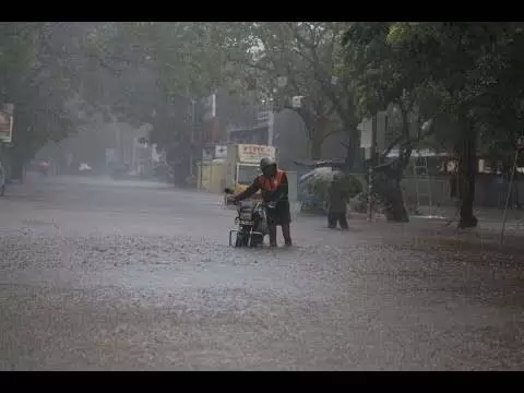 चेन्नई में भारी बारिश का खतरा, उच्च संभावित जारी, अधिकारी प्रभाव के खतरे से तैयार