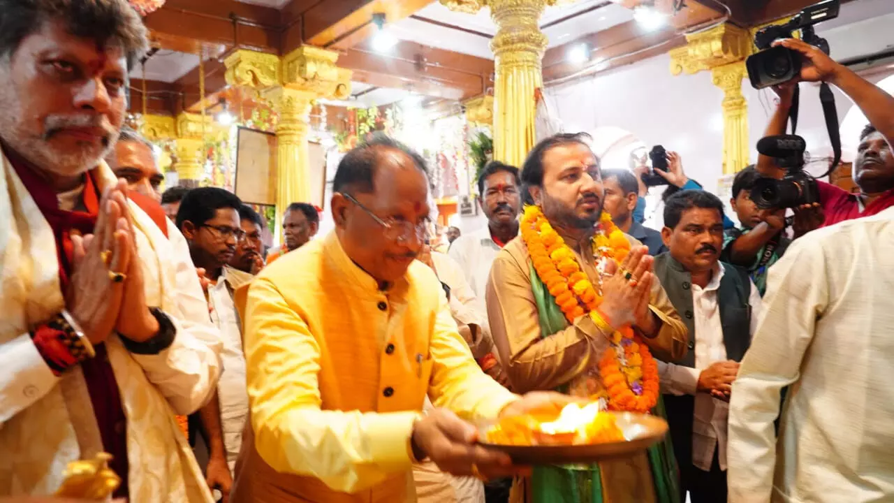 CM विष्णुदेव साय ने मां दंतेश्वरी की पूजा-अर्चना की