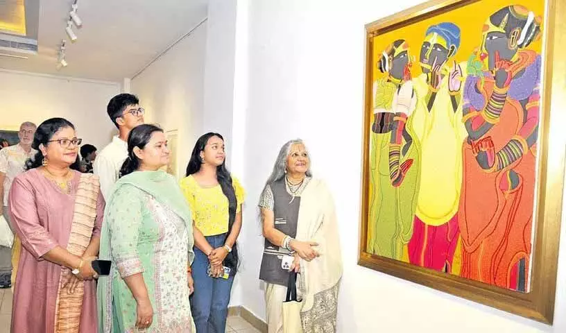 State Gallery of Art में ‘साइरेन की लोरी’ प्रदर्शनी ने कला प्रेमियों को आकर्षित किया