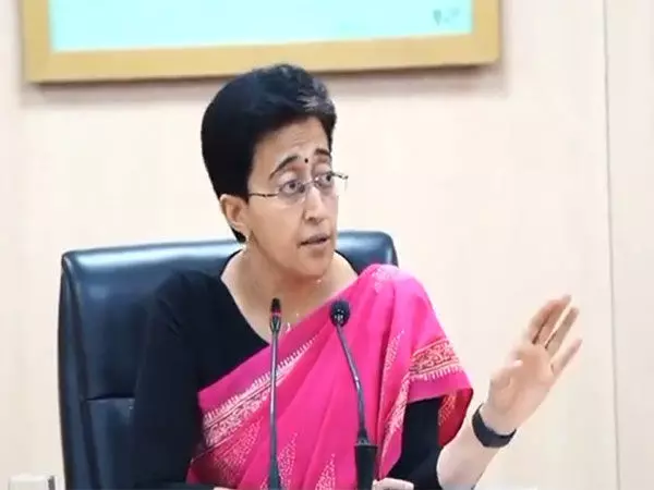 CM Atishi ने राष्ट्रीय राजधानी में प्रदूषण पर अंकुश लगाने के लिए उच्च स्तरीय बैठक की अध्यक्षता की