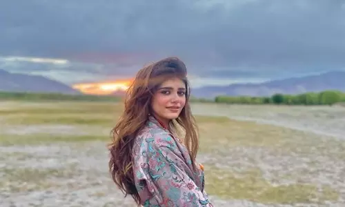 Sanjana Sanghi ने धक धक में काम करने को याद किया Sanjana Sanghi ने धक धक में काम करने को याद किया