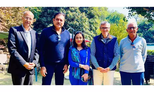 J&K: रवि शास्त्री ने उमर अब्दुल्ला से मुलाकात की