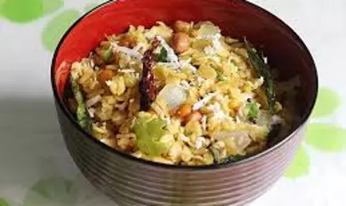Recipe: नाश्ते में कुछ हेल्दी खाना चाहते हैं तो जरूर ट्राई करें ओट्स उपमा
