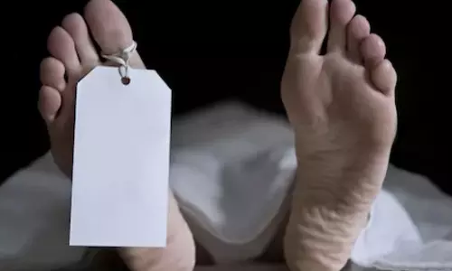 ई-रिक्शा चालक की हत्या, स्कूल ग्राउंड में मिली लाश