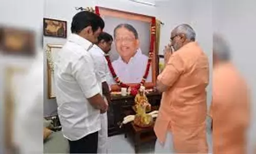 सीपी राधाकृष्णन ने ‘मुरासोली’ सेल्वम को श्रद्धांजलि अर्पित की सीपी राधाकृष्णन ने ‘मुरासोली’ सेल्वम को श्रद्धांजलि अर्पित की