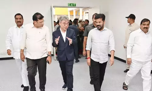 Telangana: सीएम रेवंत ने फॉक्सकॉन परियोजना की प्रगति की समीक्षा की Telangana: सीएम रेवंत ने फॉक्सकॉन परियोजना की प्रगति की समीक्षा की