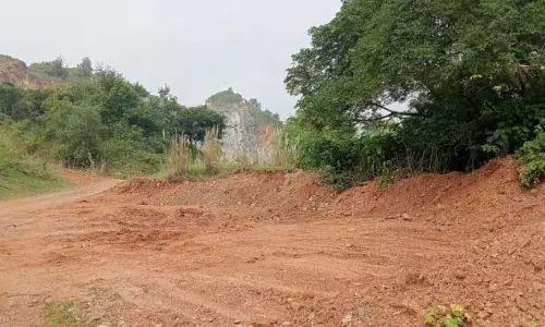 अरुहा पहाड़ी बनी दुष्कर्मों का टीला