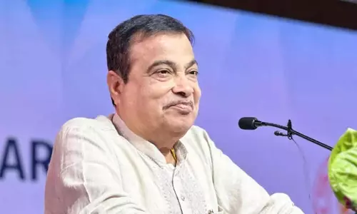 Andhra: चंद्रबाबू ने पर्याप्त फंडिंग के लिए नितिन गडकरी को धन्यवाद दिया Andhra: चंद्रबाबू ने पर्याप्त फंडिंग के लिए नितिन गडकरी को धन्यवाद दिया