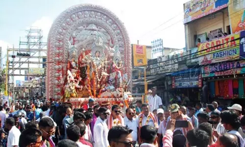Cuttack में मां दुर्गा को अलविदा कहा गया Cuttack में मां दुर्गा को अलविदा कहा गया