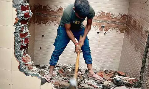 Haryana: स्टिल्ट-प्लस-फोर उल्लंघन के खिलाफ अभियान में 22 संरचनाएं ध्वस्त की गईं Haryana: स्टिल्ट-प्लस-फोर उल्लंघन के खिलाफ अभियान में 22 संरचनाएं ध्वस्त की गईं