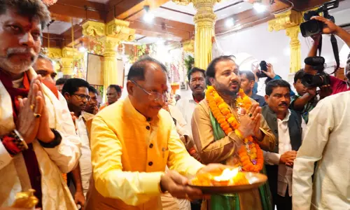 CM विष्णुदेव साय ने मां दंतेश्वरी की पूजा-अर्चना की CM विष्णुदेव साय ने मां दंतेश्वरी की पूजा-अर्चना की