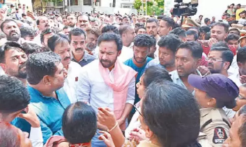 Hyderabad: मुत्यालम्मा मंदिर पर हमले के बाद केंद्रीय मंत्रियों ने कार्रवाई की मांग की